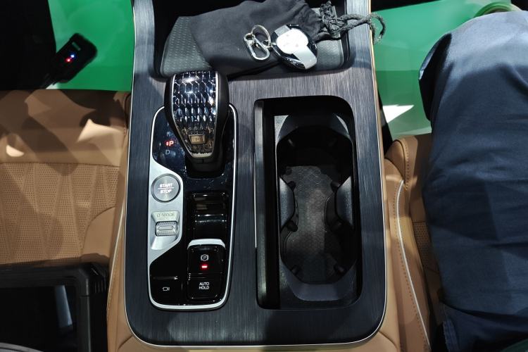 Used GAC Trumpchi GS8 2025 Linghang Series 2.0 TGDI Two-Wheel-Drive Luxury Edition 5 Seats
