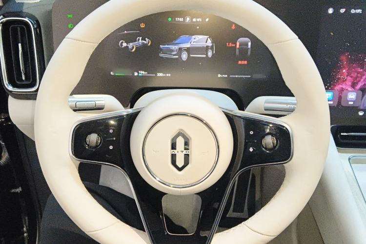 Used Hima AITO M8 2025 Extended-Range Ultra Version 53.4 kWh 6-Seater Edition
