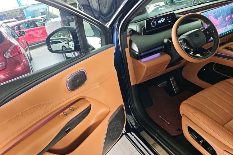 Used Hyptec HL 2025 700 Ultra Six-Seater All-Wheel-Drive LiDAR Version Driver Seat