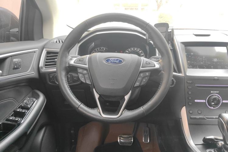 Used Ford Edge 2016 EcoBoost 245 Four-Wheel Drive Titanium 7-Seater Steering Wheel