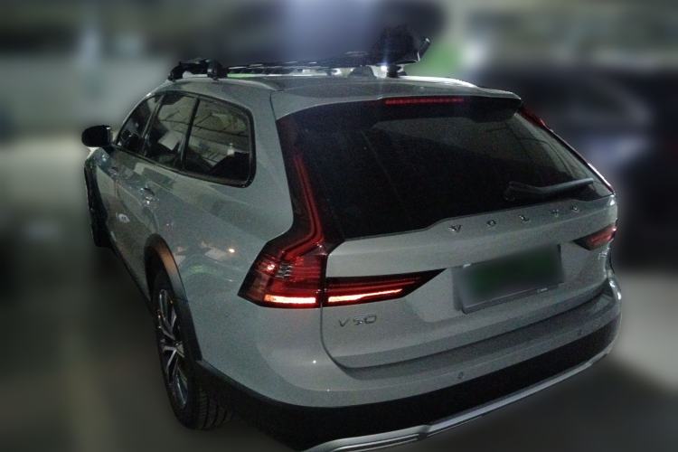 Used Volvo V90 2024 Cross Country B5 AWD Smart Range Edition
