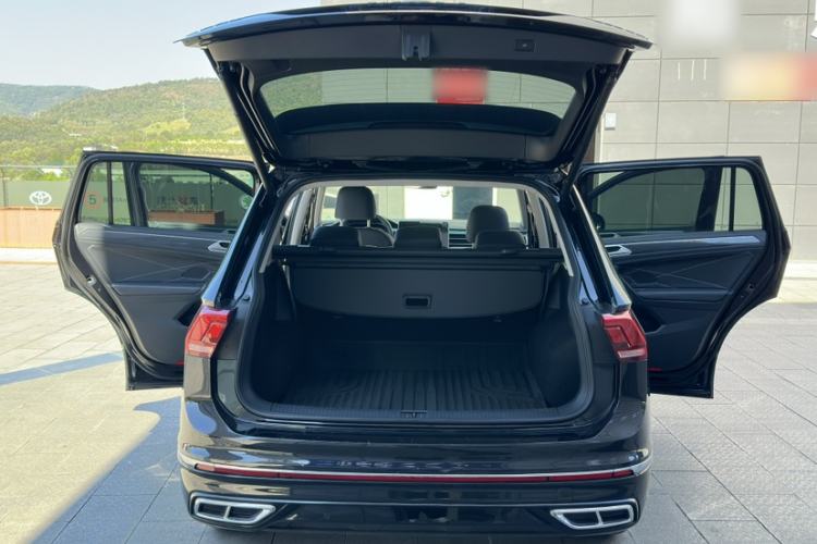 Used Volkswagen Tiguan L 2024 330TSI Automatic Two-Wheel Drive R-Line Enhanced Edition Interior 8