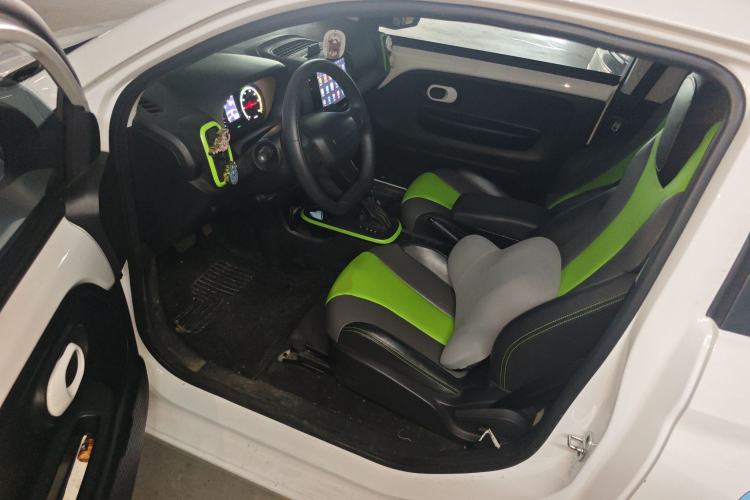 Used Roewe Clever 2021 302 km New Four-Seater Super-Efficient Version
