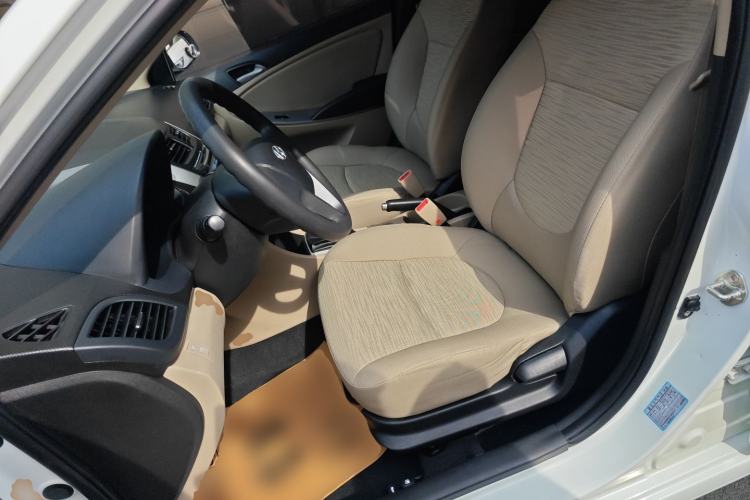 Used Hyundai Verna (older generation) 2014 1.4L Manual Smart GLS Trim Left Front Seat