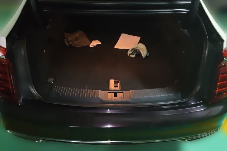 Used Hongqi H9 2020 2.0T Smart Connect Flagship Edition Trunk