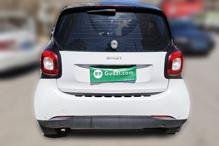 Used smart fortwo 2015 1.0L 52 kW hardtop Dynamic version

