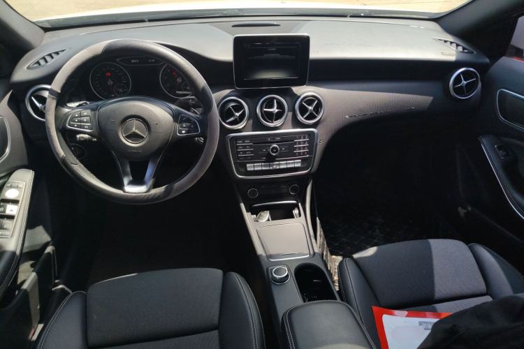 Used Mercedes-Benz A-Class 2016 A 200 Dynamic Edition Center Console