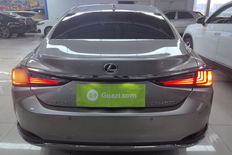 Used Lexus ES 2023 200 Excellence Edition
