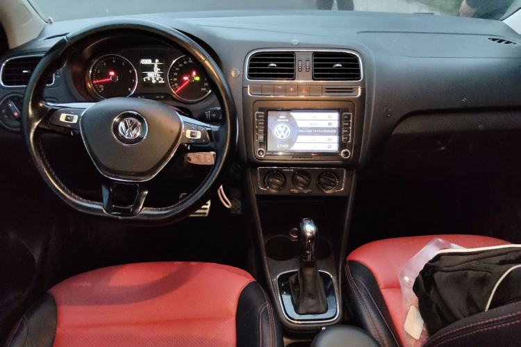 Used Volkswagen Polo 2016 1.6L Automatic Comfort Model
