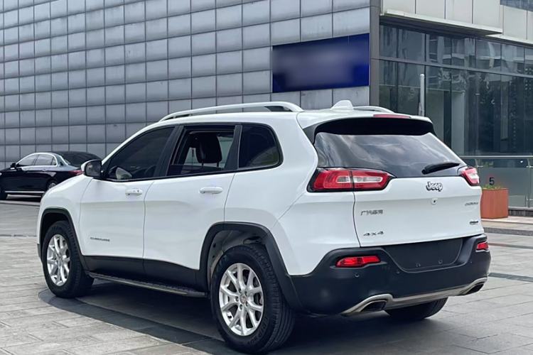 Used Jeep Cherokee 2016 2.4L Professional Smart Version