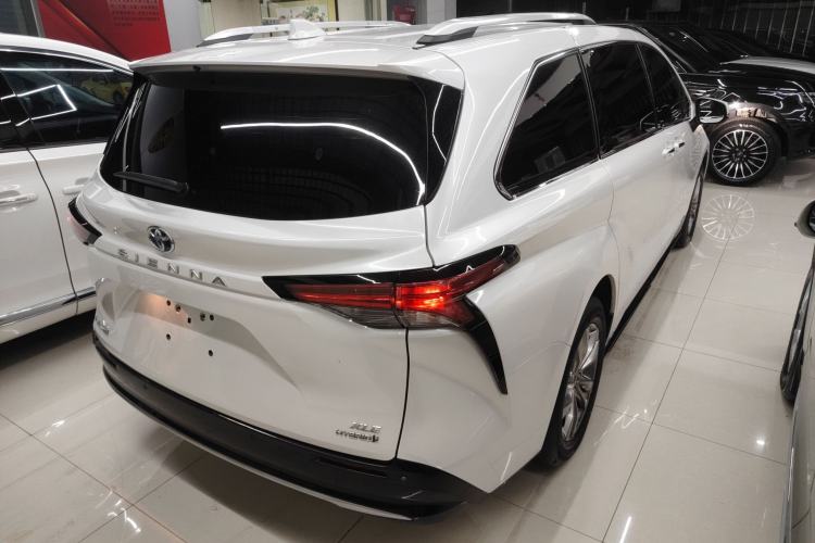 Used Toyota SIENNA 2023 2.5L Hybrid Luxury Edition Rear Right 45 Deg
