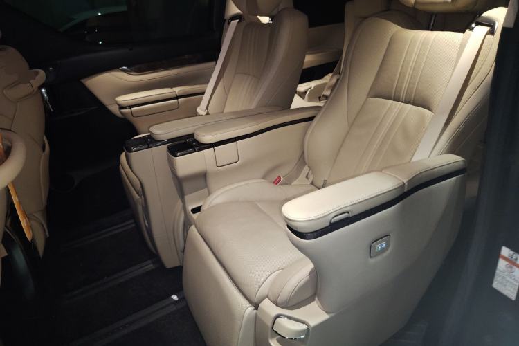 Used Toyota Vellfire 2021 Crown Dual-Engine 2.5L HV Supreme Edition
