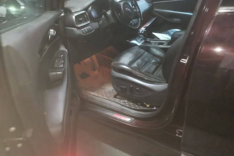 Used Kia Sorento 2015 Sorento L 2.4L Gasoline 4WD Elite Edition 5 Seats China V Emission Standard