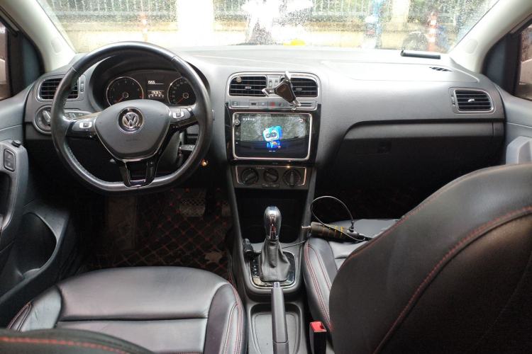 Used Volkswagen Polo 2018 1.5L Automatic Enjoyment Model Center Console