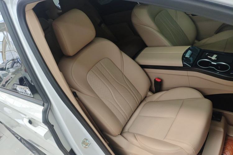 Used Buick GL8 New Energy 2025 Lu Shang Luxury Edition 7-Seater
