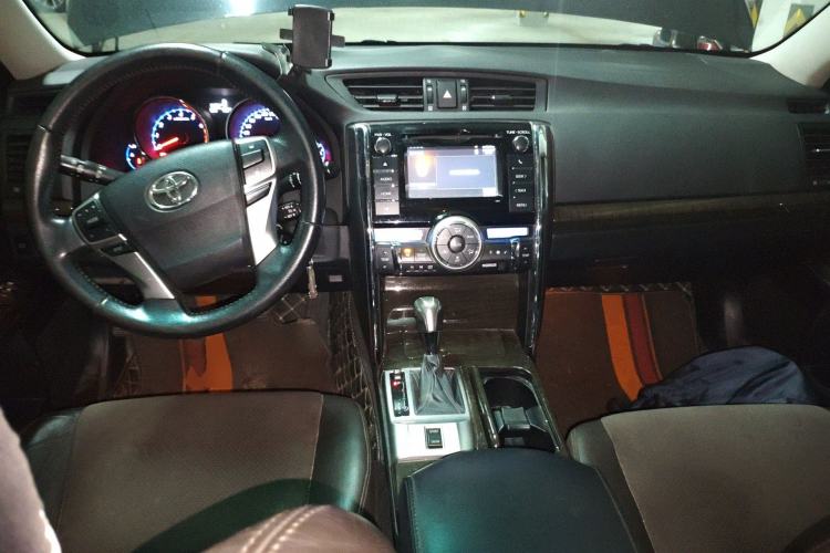 Used Toyota Reiz 2013 2.5V Shangrui Edition Center Console