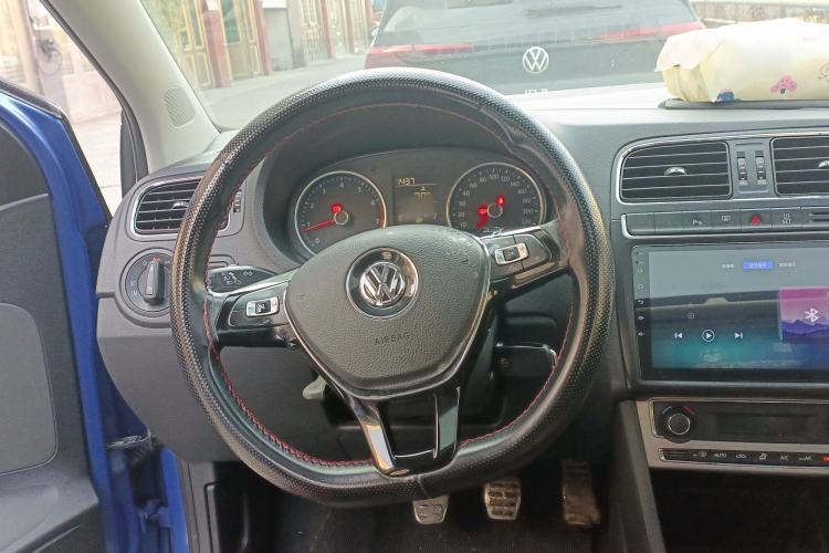 Used Volkswagen Polo 2014 1.6L Cross Polo Manual Steering Wheel