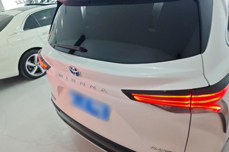 Used Toyota SIENNA 2021 2.5L Hybrid Platinum Edition Rear
