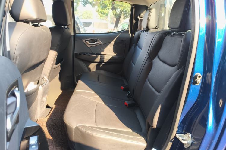 Used Isuzu D-MAX 2022 2.0T Two-Wheel Drive Automatic Gasoline LingShang Version JX4G20A6L