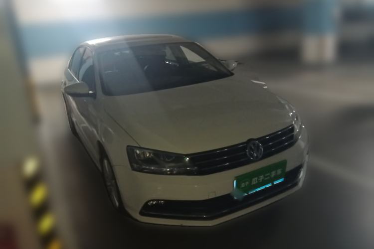 Used Volkswagen Sagitar 2015 1.6L Automatic Comfort Model Front Right 45 Deg