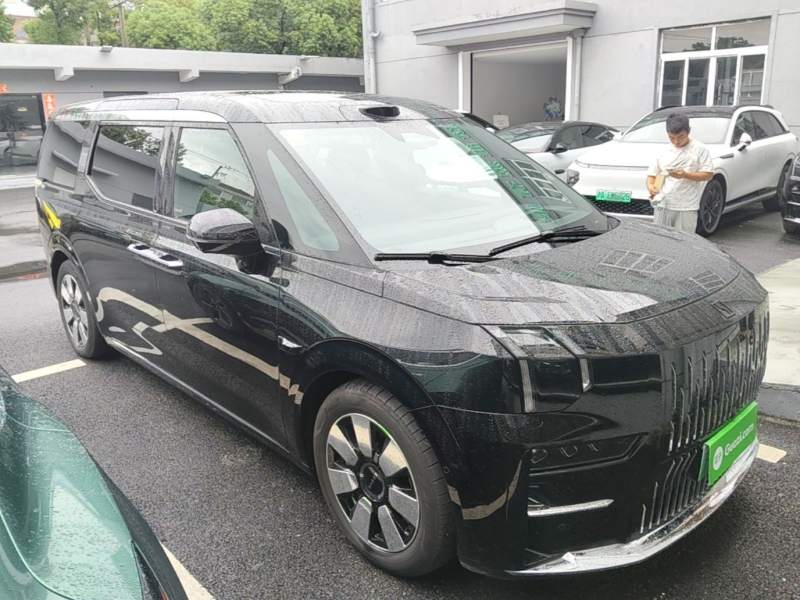 Used Zeekr 009 2024 Six-Seat Executive Version 4WD 108 kWh — 3