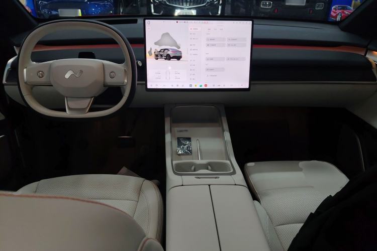 Used ONVO L60 2024 60 kWh Rear-Drive Version