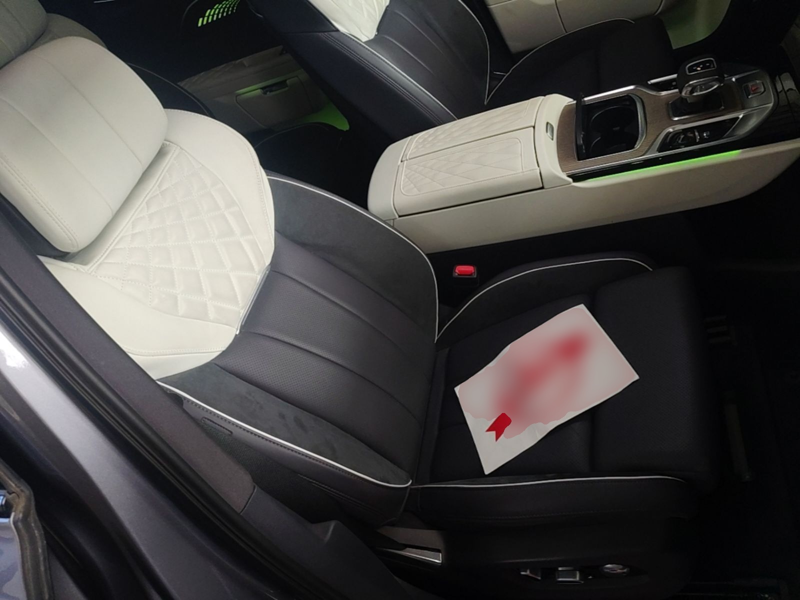 Hongqi E-HS9 2022 690 km Range Flagship Edition Six Seats — снимка 19