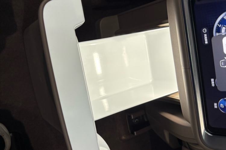 Used Hima AITO M9 2025 Extended-Range Ultra Version 52 kWh 6-Seater Interior 10