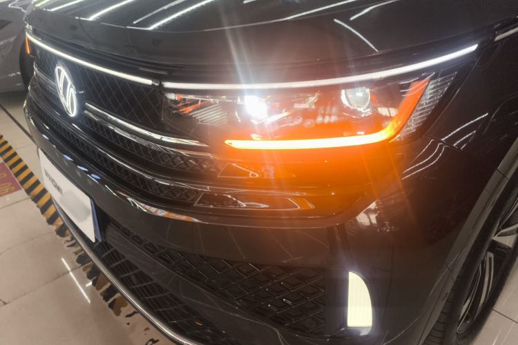 Used Volkswagen Tavendor 2024 380TSI All-Wheel-Drive R-Line Cruise Premium Edition Left Front Headlight