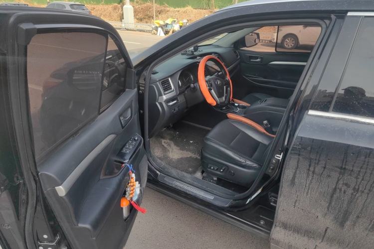 Used Toyota Highlander 2017 2.0T Four-Wheel Drive Luxury Edition 7 Seats