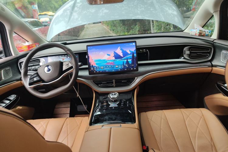 Used Denza D9 2024 DM-i 1050 Luxury Model