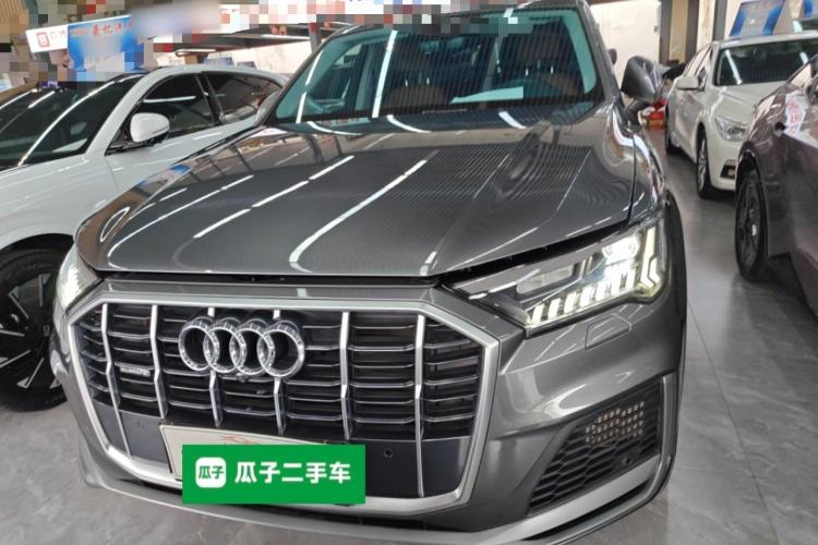 Used Audi Q7 2022 55 TFSI quattro S line Sport model
