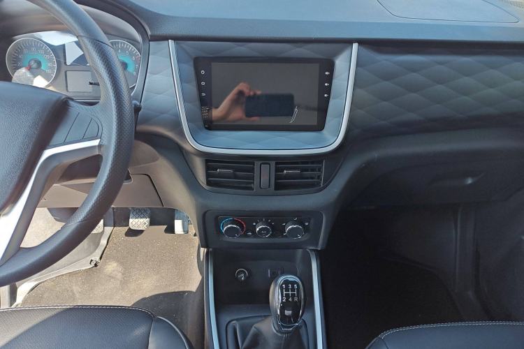 Used Jinbei Gold Hiace M Classic 2023 Panda Edition 1.5L Travel Lion Passenger Van 5/6/7 Seats