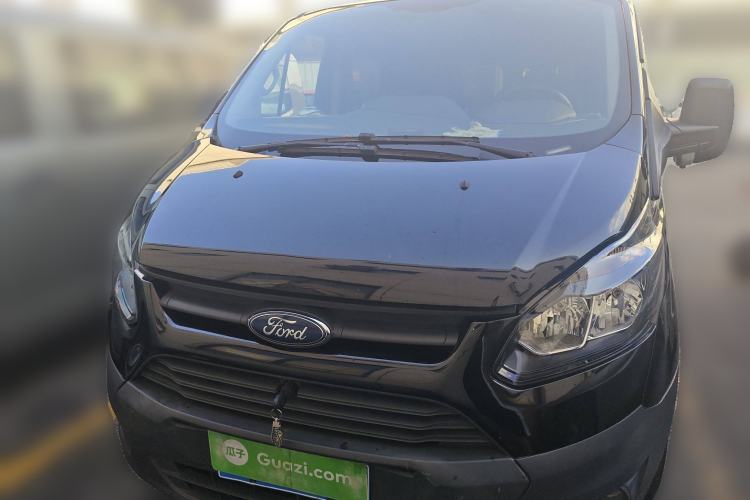 Used Ford Transit 2020 2.0T Diesel Multi-Function Commercial Vehicle Mid-Chassis Low-Roof Design with Dual Rear Doors Meeting China VI Emission Standards
