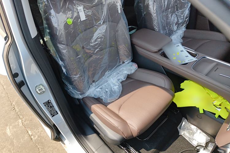 Used Wuling Starlight 730 2025 Model Pure Electric 500km Luxury Edition
