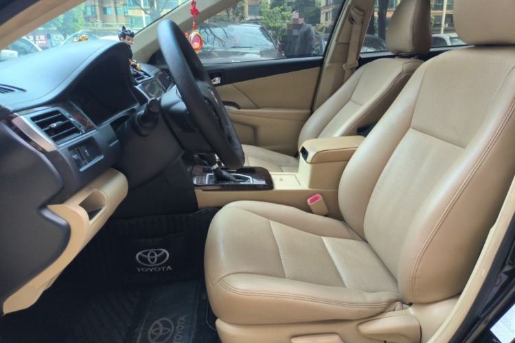 Used Toyota Camry 2016 2.0E 10th Anniversary Elite Edition
