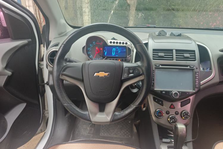 Used Chevrolet Aveo Sonic 2011 Sedan 1.6L Automatic SX