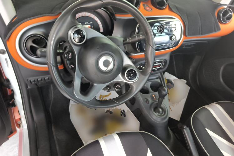 Used smart fortwo 2015 1.0L 52 kW Hardtop Passion Edition
