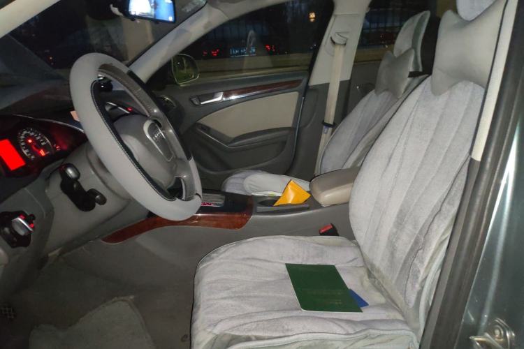 Used Audi A4L 2012 2.0 TFSI automatic Comfort trim level