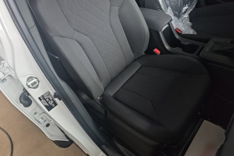 Used Toyota Corolla Cross 2026 Model 2.0L Smart Electric Hybrid Dual-Engine Pioneer Edition
