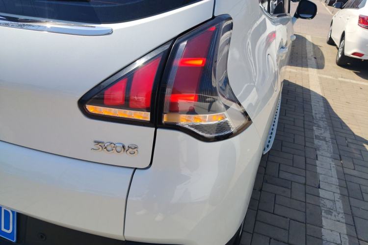 Used Peugeot 3008 2016 2.0L Automatic Standard Edition Exterior 1