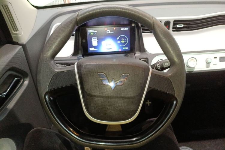 Used Wuling Hongguang MINIEV 2022 Macaron Premium Model – Lithium Iron Phosphate Steering Wheel