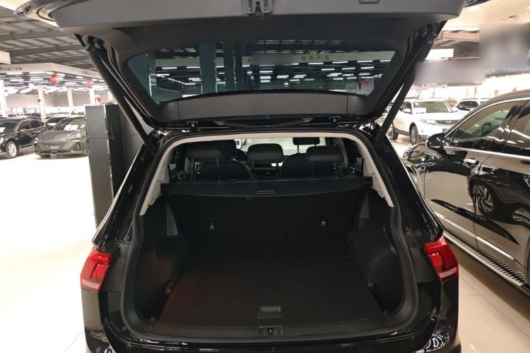 Used Volkswagen Tiguan L 2022 330TSI Automatic Two-Wheel Drive Smart Edition Trunk