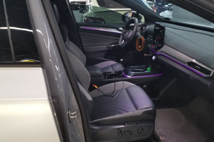 Used Volkswagen ID.4 CROZZ 2021 Long-Range PRO Two-Wheel Drive Version Right Front Seat