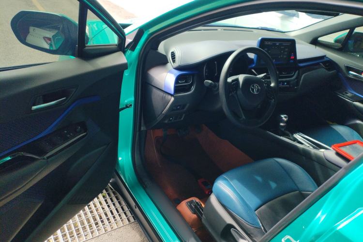 Used Toyota C-HR 2018 2.0L Leading Edition China V-standard
