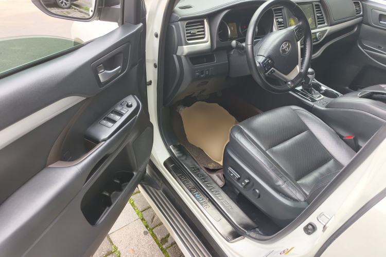 Used Toyota Highlander 2017 2.0T Four-Wheel Drive Luxury Edition 7 Seats