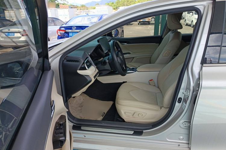 Used Toyota Camry 2021 2.5G Luxury Edition
