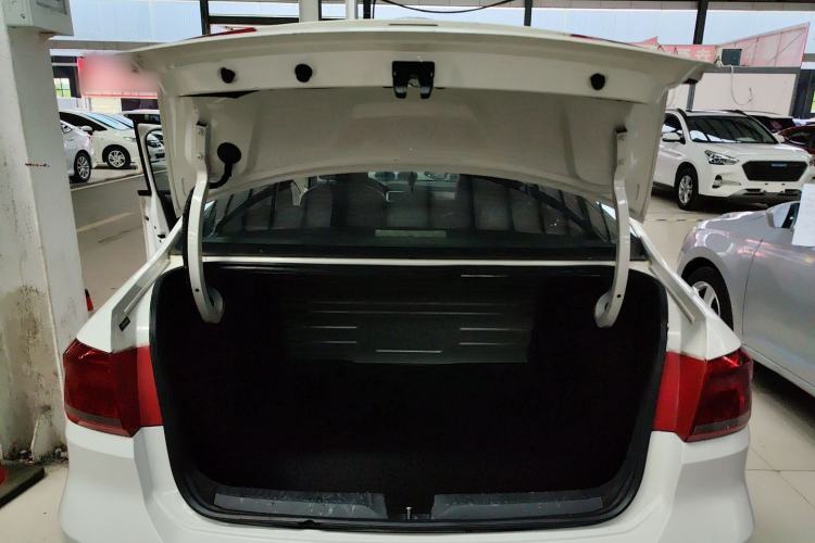 Used Volkswagen Santana 2015 1.6L Manual Comfort Edition