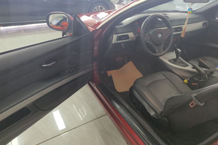 Used BMW 3 Series 2011 320i Convertible Coupe
