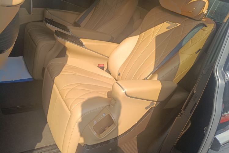 Used Denza D9 2025 DM-i Intelligent Drive 1020 Four-Wheel Drive Flagship Model